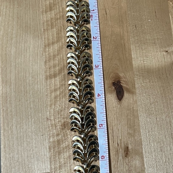 Trifari braclet - Picture 2 of 3